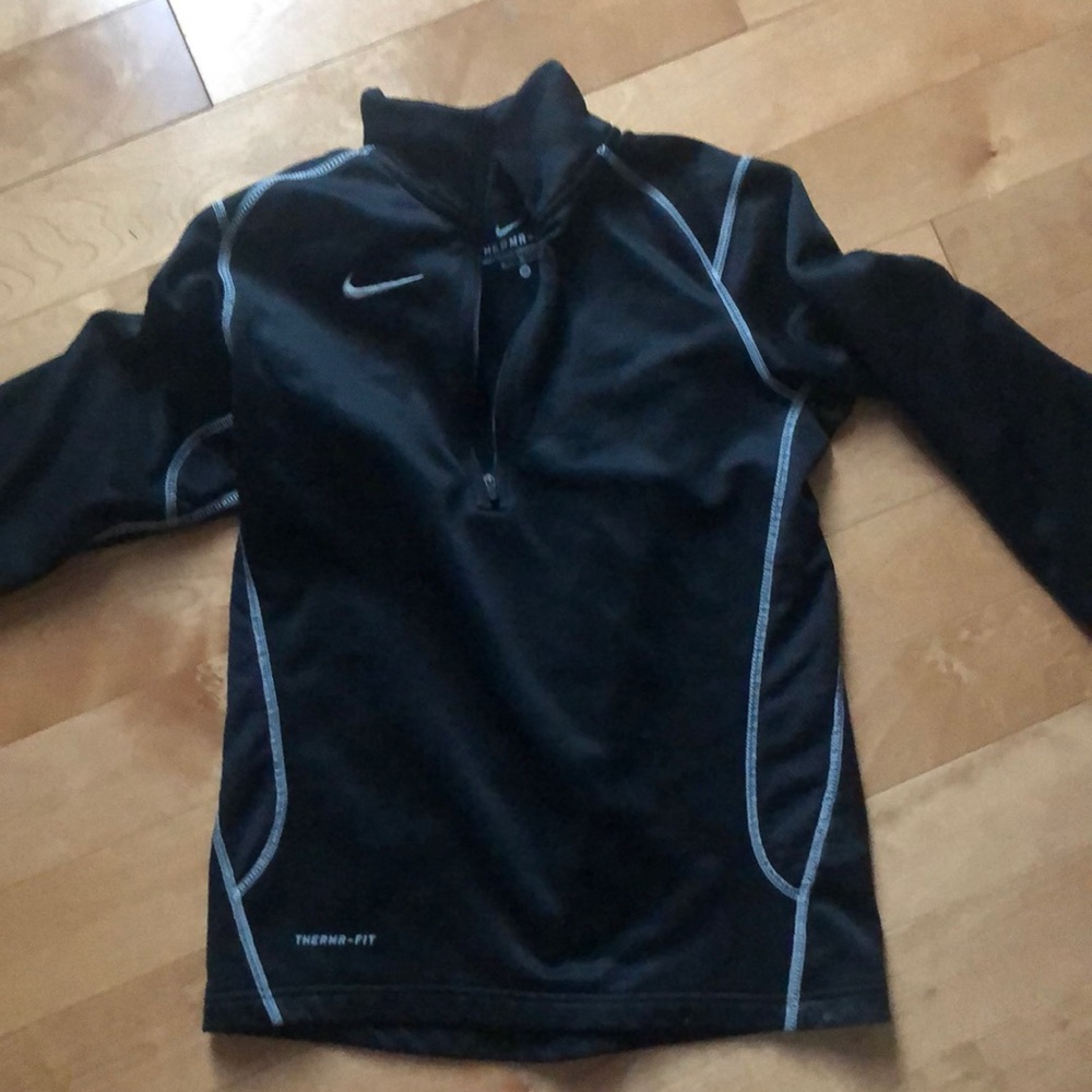 Nike top